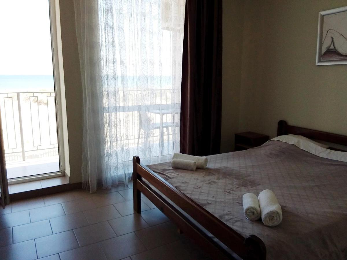 Hotel Golden Beach Zatoka Buitenkant foto