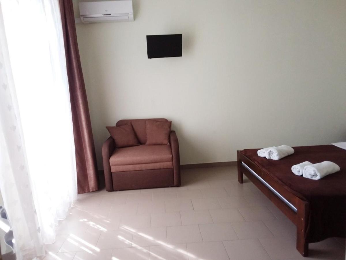 Hotel Golden Beach Zatoka Buitenkant foto